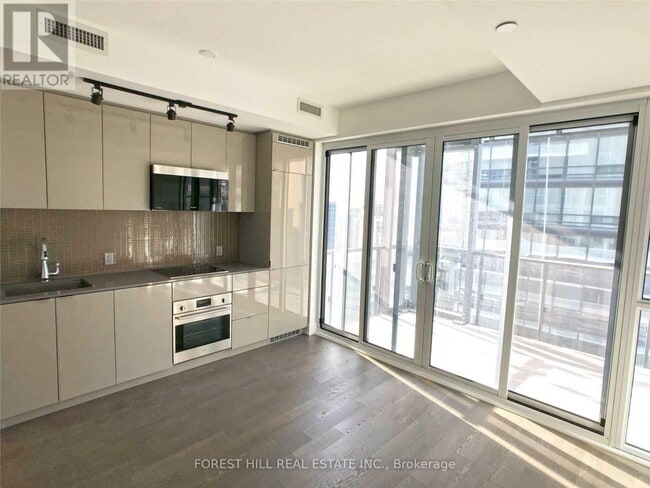 Building Photo - 7 Grenville St