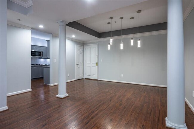 Building Photo - 3047 Lenox Rd NE