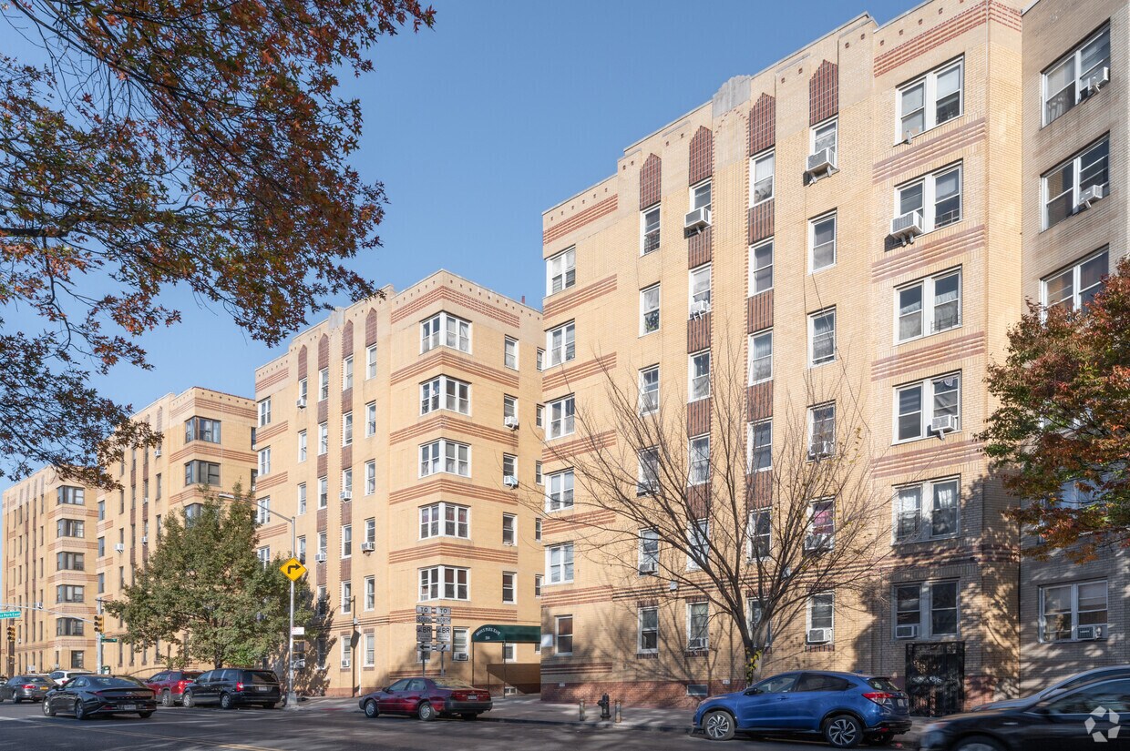 Fotografía del edificio - 2166 Bronx Park E