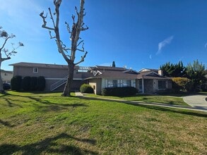 Building Photo - 5552 Reno Cir