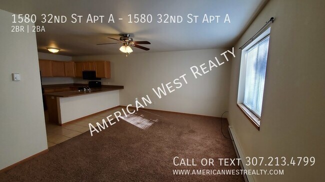 Building Photo - 2bed/2bath Duplex