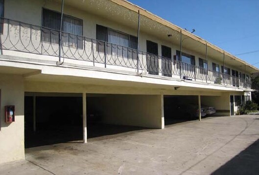 Building Photo - 9328 Elizabeth Ave