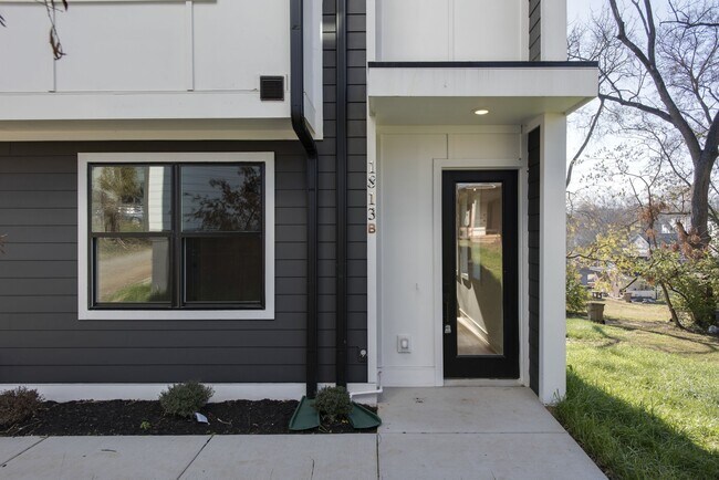 Building Photo - 1813A Hermosa St