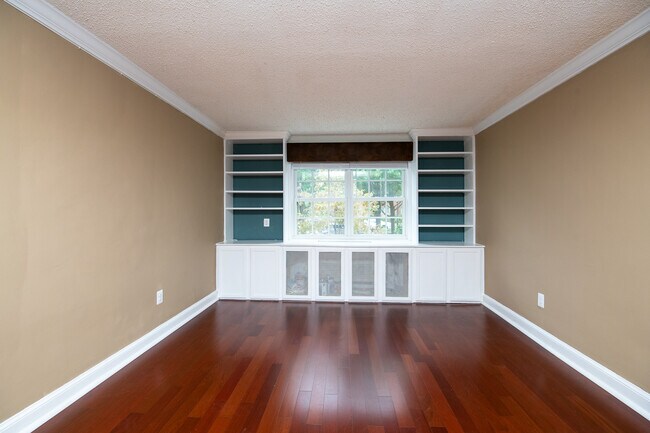 Foto del edificio - 1732 W Abingdon Dr