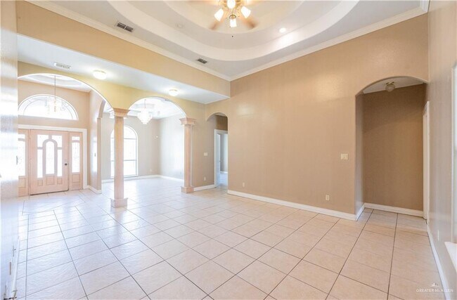 Building Photo - 208 Baylor Ave