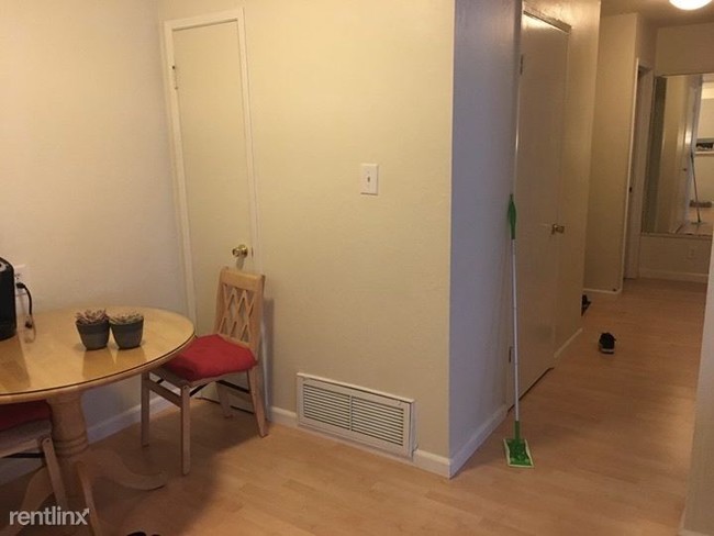 Foto del edificio - 2414 Parker St