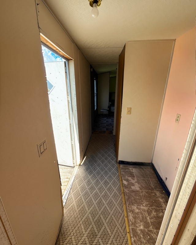 Building Photo - 905 W 37th Ave