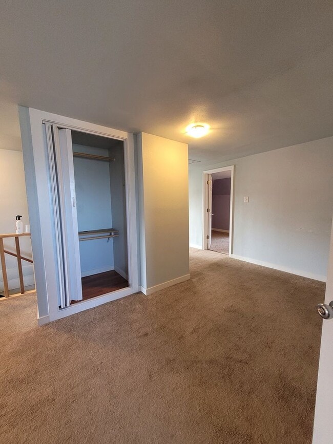 Building Photo - 435 Ash St