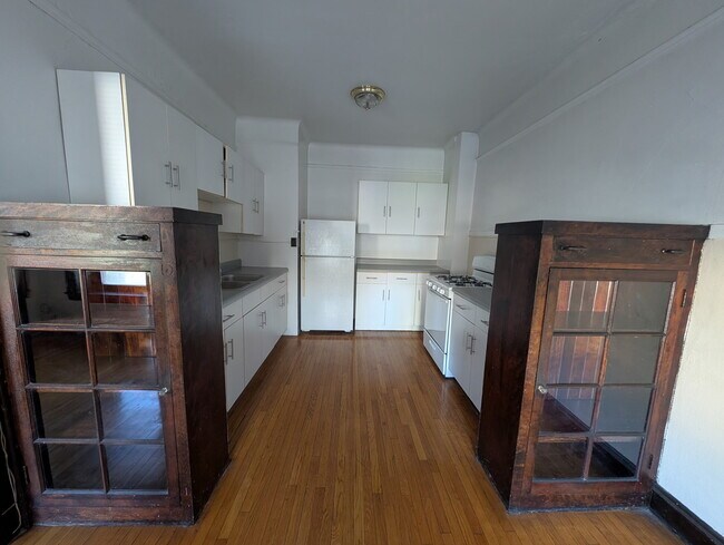 Foto del edificio - 5704 S Harper Ave