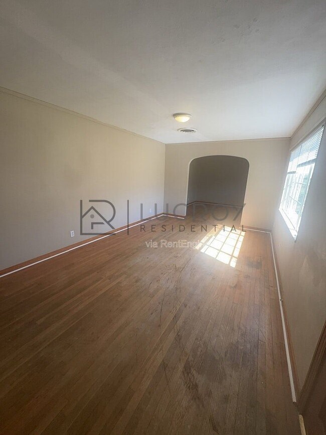 Photo - 316 Woody Dr House