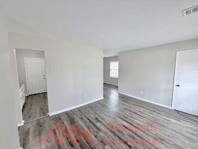 Foto del edificio - 1880 Willow Wood Ave