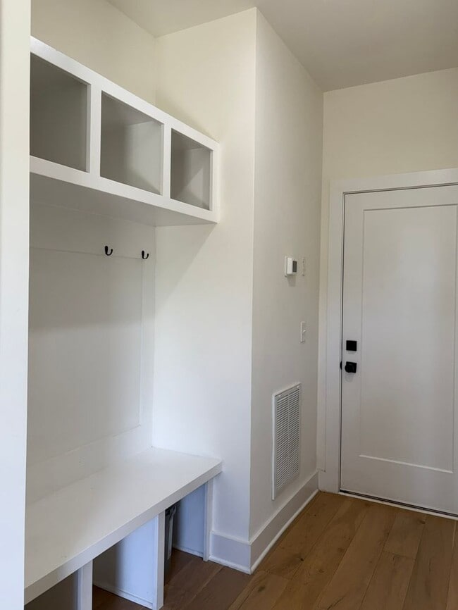 Photo - Gorgeous Brick 3 bed/3 bath Rental Available! Apartment
