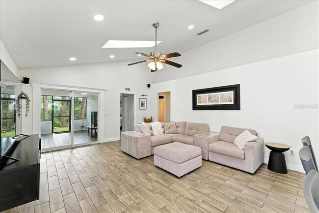 Foto del edificio - 174 Edgewater Cir