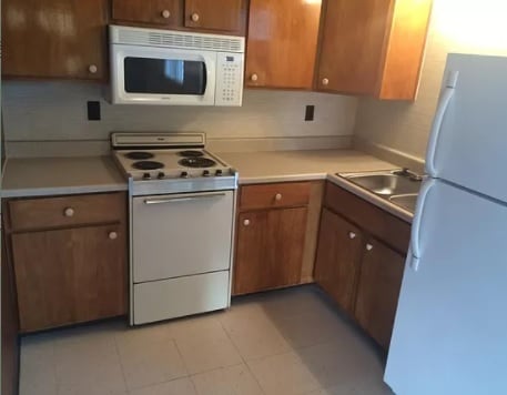 Kitchen - 1667 Mary Lou Retton Dr