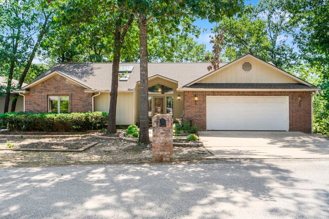 Building Photo - 30 Kensington Dr