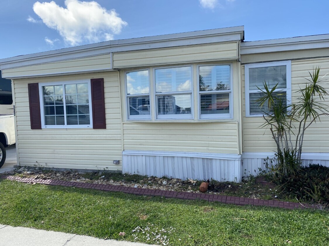 Primary Photo - 1475 Flamingo Dr