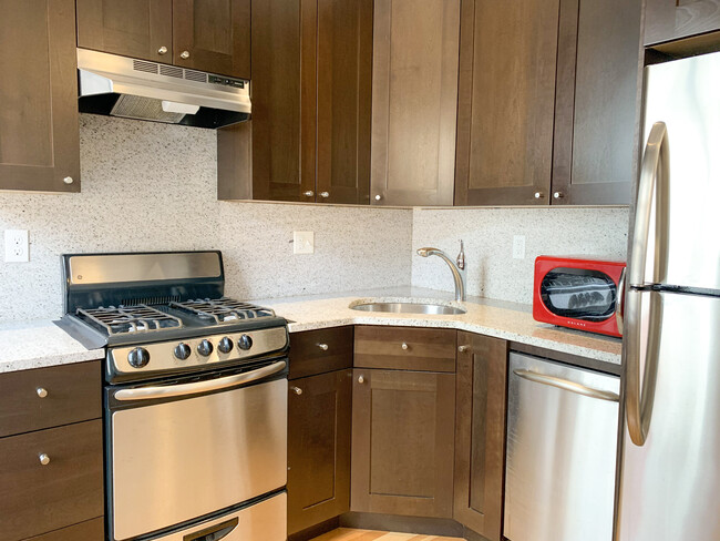 Kitchen - 33 Anderson St