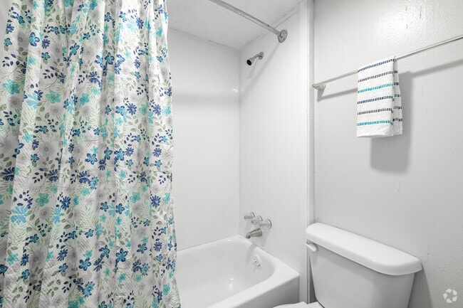 1BR, 1BA - 700SF - Bathroom - The Clara Apartments