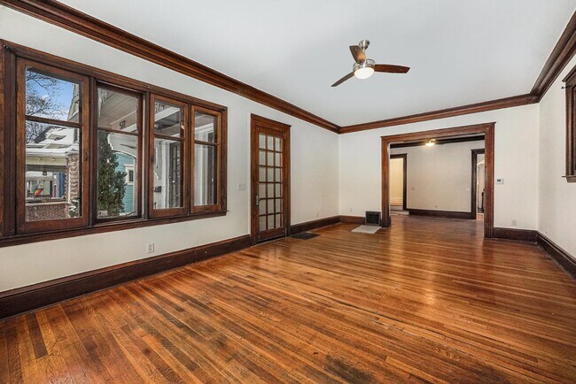 Foto del edificio - 572 Madison Ave SE