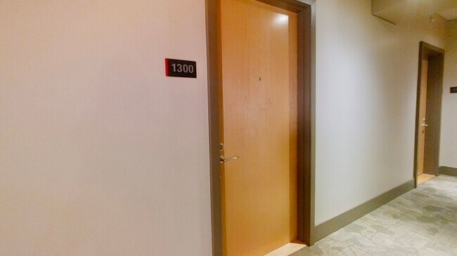 Foto del edificio - **HOLIDAY SPECIAL OWNER WILL PAY MOVE IN/O...