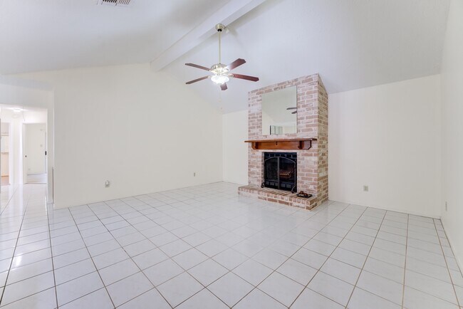 Foto del edificio - 9206 Beringwood Dr