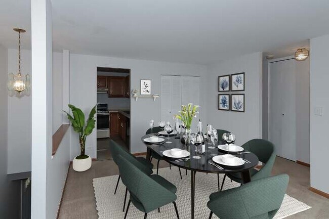 Foto del edificio - 1306 Forestdale Ct