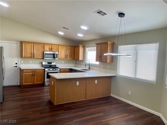 Building Photo - 3388 Old Course St