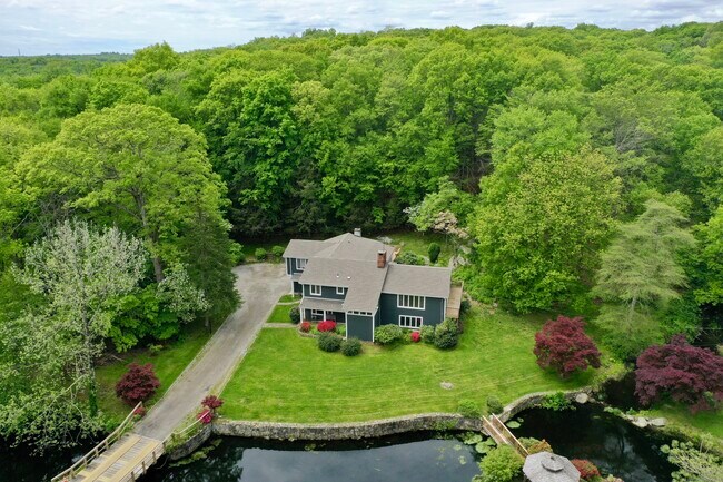 Foto del edificio - 105 Twin Oak Ln
