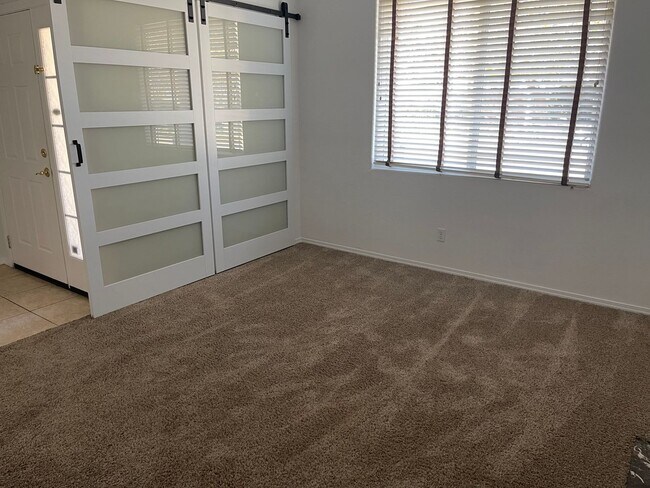 Foto del edificio - 4 Bedroom, 2 Bath in Desired Neighborhood ...