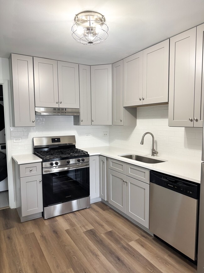 Building Photo - 16212 Apple Ln