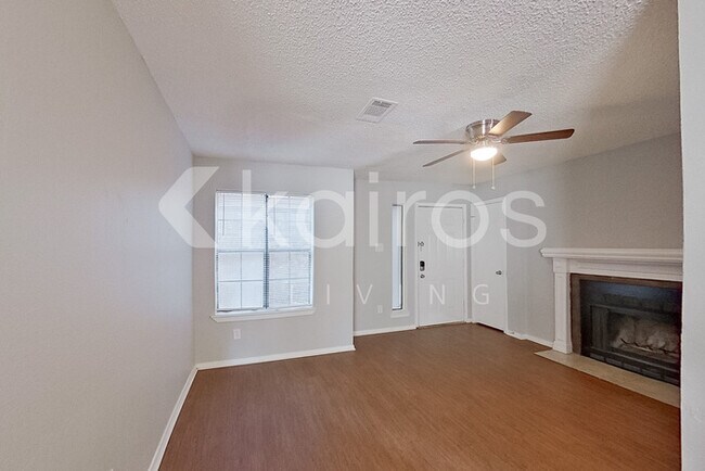 Foto del edificio - 834 Courtenay Pl
