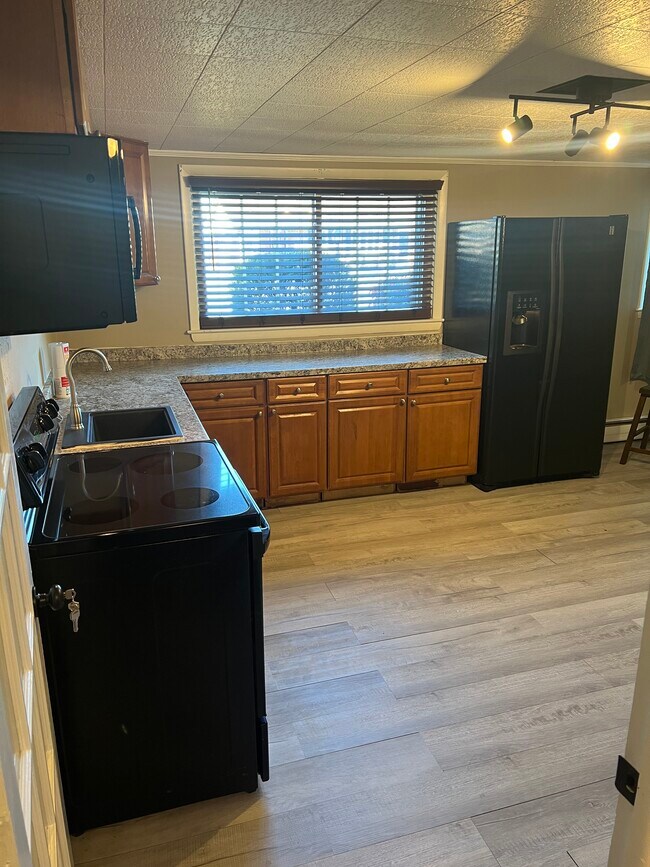 Foto del edificio - 328 Jamestown Rd