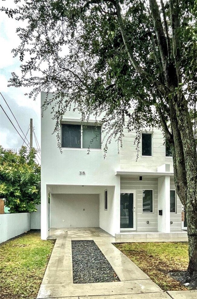 Foto del edificio - 315 NW 34th Ave