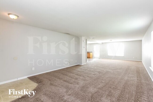 Foto del edificio - 3340 Black Forest Ln
