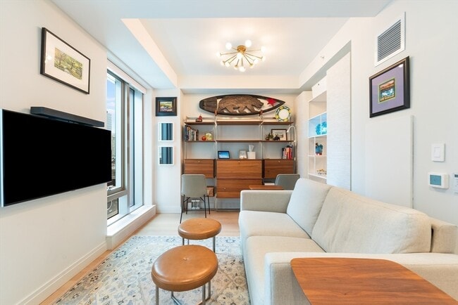 Building Photo - 135 Seaport Blvd
