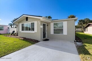 Building Photo - 52 Palm Dr