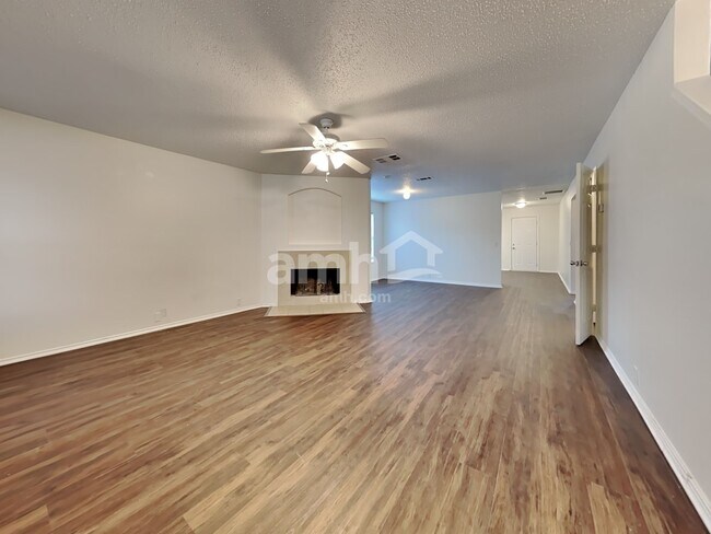 Foto del edificio - 1523 Wavecrest Dr