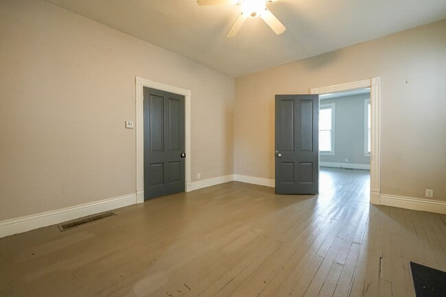 Building Photo - Updated Historical duplex!!