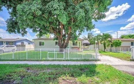 Foto del edificio - 7548 Farragut St