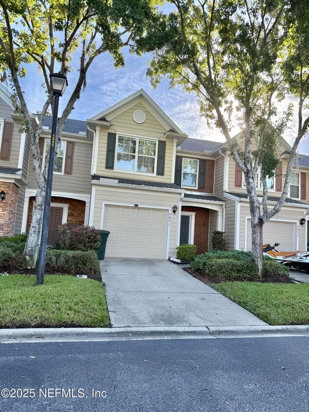 Foto principal - 4891 Castlegate Ct