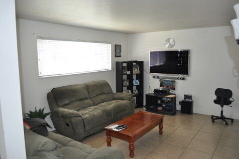 Foto del edificio - 221 W 8480 S