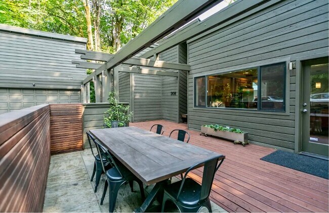 Foto del edificio - 3108 SW Bennington Dr