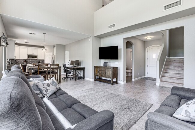 Building Photo - 3043 E Fremont Rd