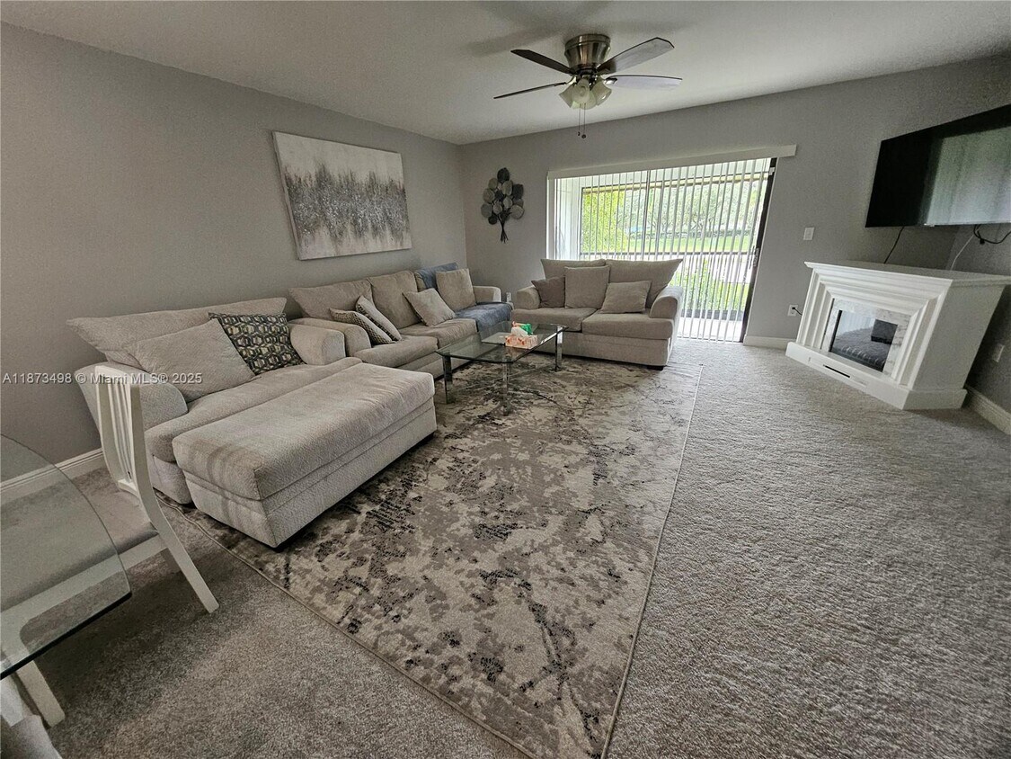 Foto principal - 8600 NW 34th Pl
