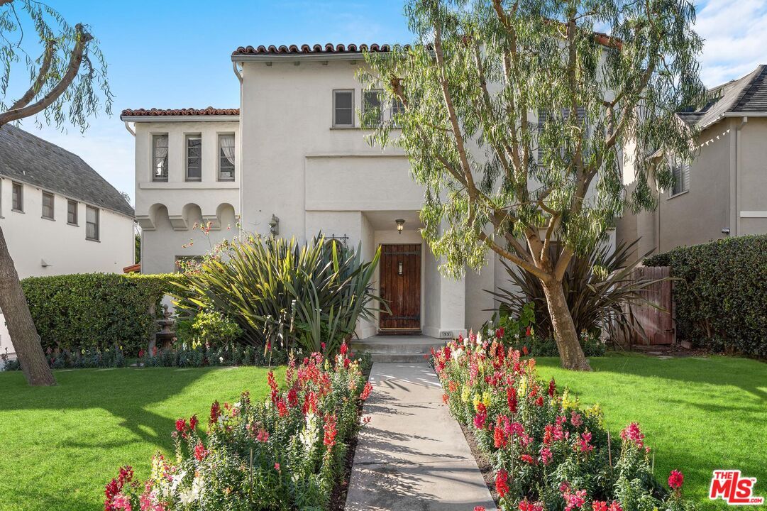 Primary Photo - 537 N June St