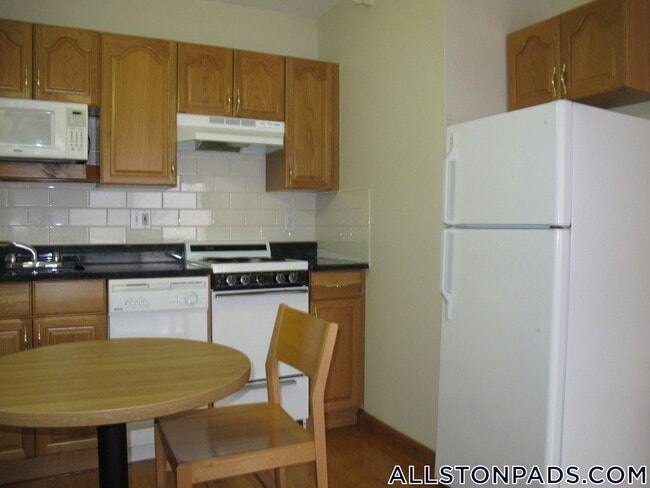 Building Photo - 1110 Commonwealth Ave