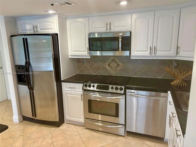 Photo - 2025 Brickell Ave Apartment