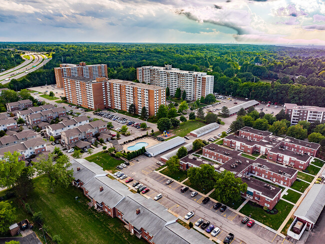 Building Photo - Pine Ridge Apartments