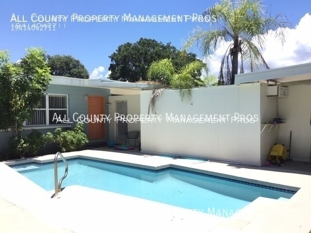 Building Photo - Duplex, Close to Indian Beach Sapphire Sho...