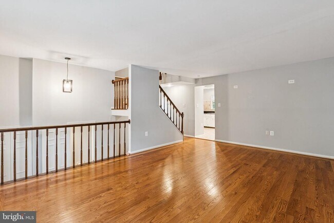 Foto del edificio - 5790 Burke Towne Ct